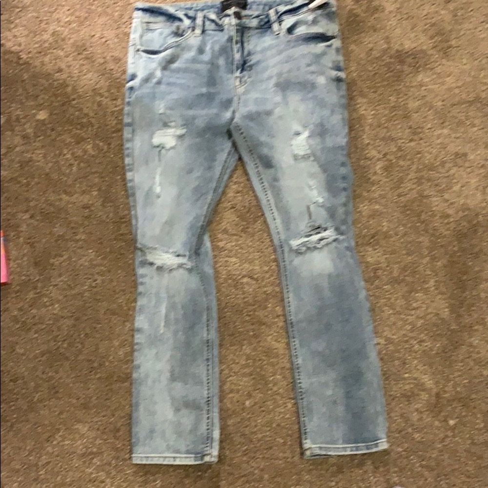 No boundaries distressed skinny jeans